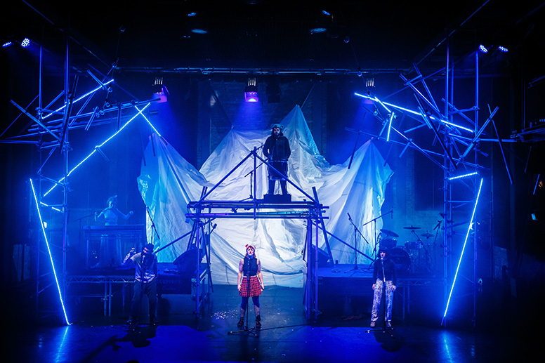 Snow White & Rose Red