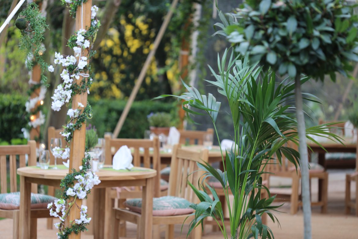 Alfresco dining on The Lawn