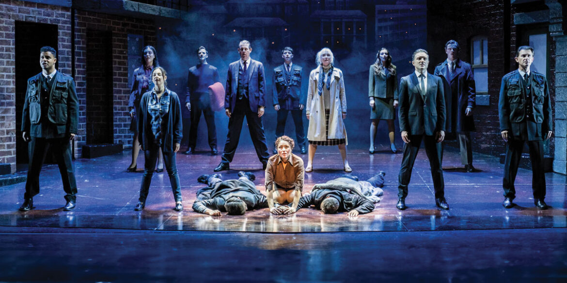 Blood-Brothers--1.Niki-Colwell-Evans-(Mrs-Johnstone)-and-Autumn-2022-Cast---Blood-Brothers---Jack-Merriman-(September-2022)