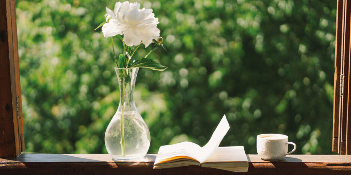 Book-Club-iStock-1496913396